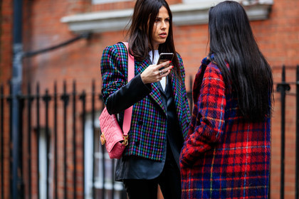 checked jacket, black leather jacket, pink leather bag, fendi bag, shoulder bag, monogrammed bag, multicolor jacket, fashion week, frenchystyle, FW, jonathan paciullo, street style, LFW, LONDON, AUTUMN WINTER 2020-2021, FALL WINTER 2020-2021, FW 20-21, horizontal, atmosphere details, detail