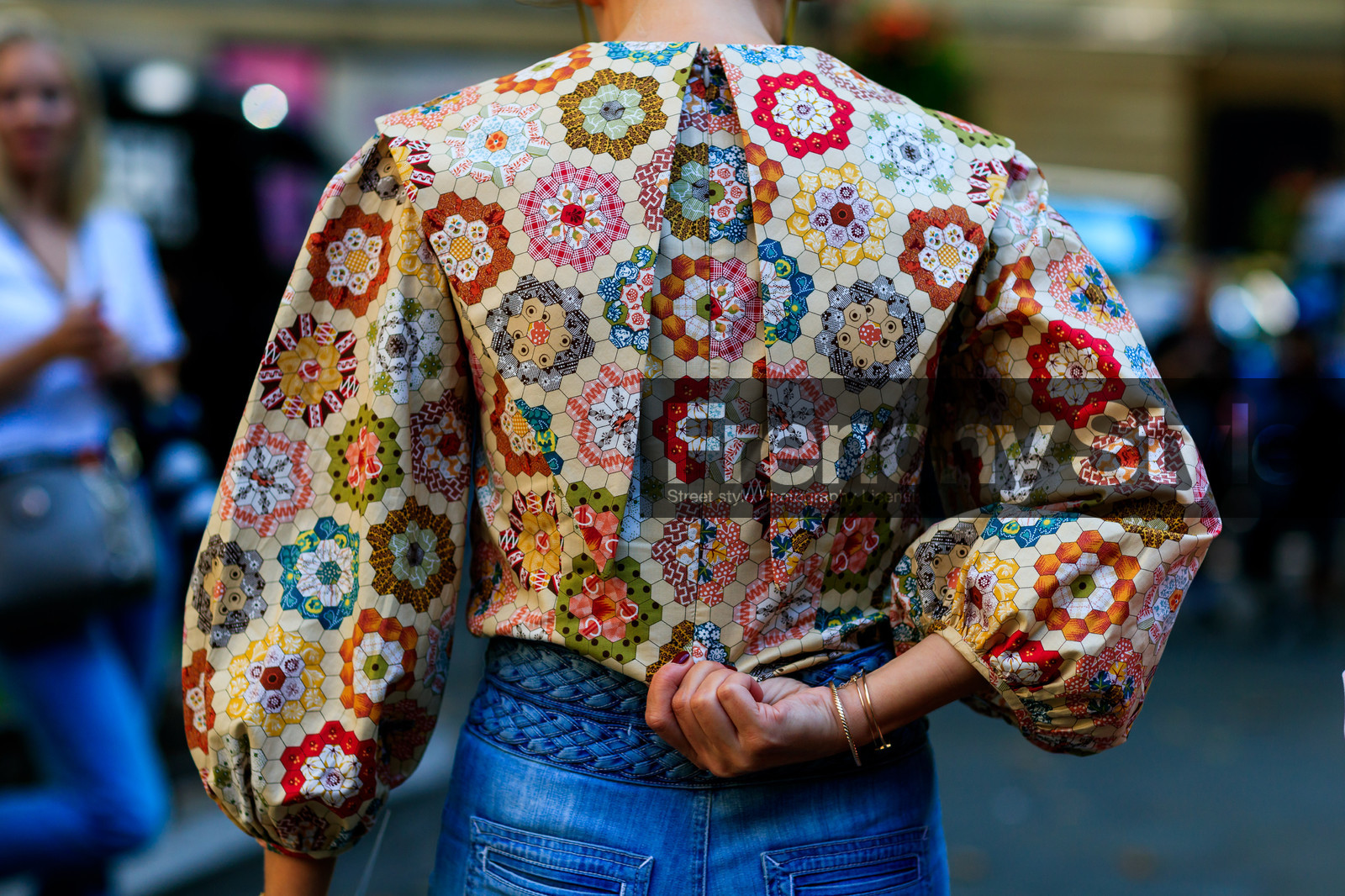 blue denim, denim pants, floral, flowers, graphic shirt, jeans, multicolor shirt, printed shirt, trousers, fashion week, frenchystyle, FW, jonathan paciullo, street style, LFW, LONDON, SPRING SUMMER 2019, SS 19, atmosphere details, horizontal, detail