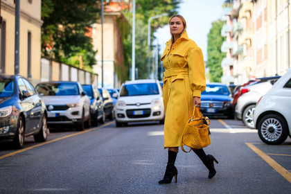 yellow dress, yellow jacket, jacket dress, long dress, belted dress, belted jacket, long sleeves dress, dress shirt, yellow bag, yellow leather bag, fendi bag, openwork bag, peekaboo bag, multi bag, hand bag, black boots, high boots, high heels boots, fendi boots, golden necklace, long necklace, stone necklace, fendi look, fendi dress, nina suess, fashion week, frenchystyle, FW, jonathan paciullo, street style, MFW, MILAN, SPRING SUMMER 2021, SS 21, horizontal, atmosphere details, full length
