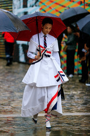 white shirt, white socks, white dress, white leather shoes, striped dress, striped tie, half shoulder dress, short sleeves dress, navy blue tie, long dress, tailor collar dress, jacket dress, sharp end shoes, navy blue leather shoes, bicolor shoes, thom browne dress, thom browne look, thom browne shirt, thom browne shoes, thom browne tie, fashion week, frenchystyle, FW, jonathan paciullo, street style, PFW, PARIS, vertical, full length