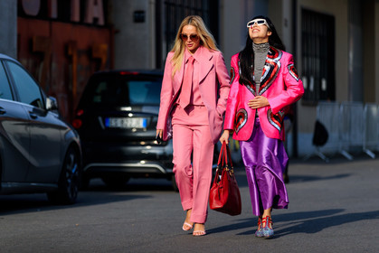 blazer, fun sunglasses, glitter, graphic jacket, gucci, high heels, leather bag, leather shoes, pink jacket, pink pants, pink shirt, pink shoes, pink suit, pink tie, printed jacket, purple pants, red bag, shiny shoes, striped top, sunglasses, tone on tone, total look pink, trousers, turtleneck sweater, fashion week, frenchystyle, FW, jonathan paciullo, street style, MFW, MILAN, AUTUMN WINTER 2018-2019, FALL WINTER 2018-2019, FW 18-19, horizontal, atmosphere details, full length, tina leung, susie lau