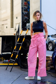 black bag, black top, cropped top, elena carriere, fashion week, frenchystyle, full length, FW, high waist, jonathan paciullo, leather bag, leather shoes, MENSWEAR, PARIS, PFW, pink pants, puma, SPRING SUMMER 2018, SS 18, street style, striped pants, trousers, vertical, white shoes