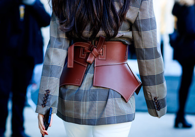 street style, jonathan paciullo, FW, frenchystyle, fashion week, NYFW, NEW YORK, AUTUMN WINTER 2018-2019, AW 18-19, FALL WINTER 2018-2019, FW 18-19, atmosphere details, horizontal, detail, Lainy Hedaya