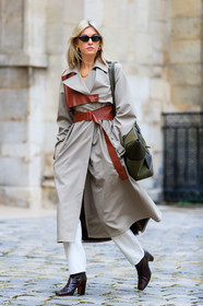 camille charriere, beige trench coat, brown leather trench coat, kaki leather bag, kaki suede bag, big bag, week end bag, bottega veneta bag, white jeans, brown leather boots, animal skin boots, high heels boots, fashion week, frenchystyle, FW, jonathan paciullo, street style, PFW, PARIS, SPRING SUMMER 2020, SS 20, horizontal, full length