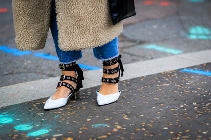 atmosphere details, AUTUMN WINTER 2017-2018, AW 17-18, beige coat, beige fur, black and white shoes, black bag, blue denim, denim pants, detail, FALL WINTER 2017-2018, fashion week, felicity kay, frenchystyle, Fur coat, FW, FW 17-18, graphic bag, high heels, horizontal, jeans, jonathan paciullo, leather bag, leather shoes, LFW, LONDON, shearling, street style, trousers