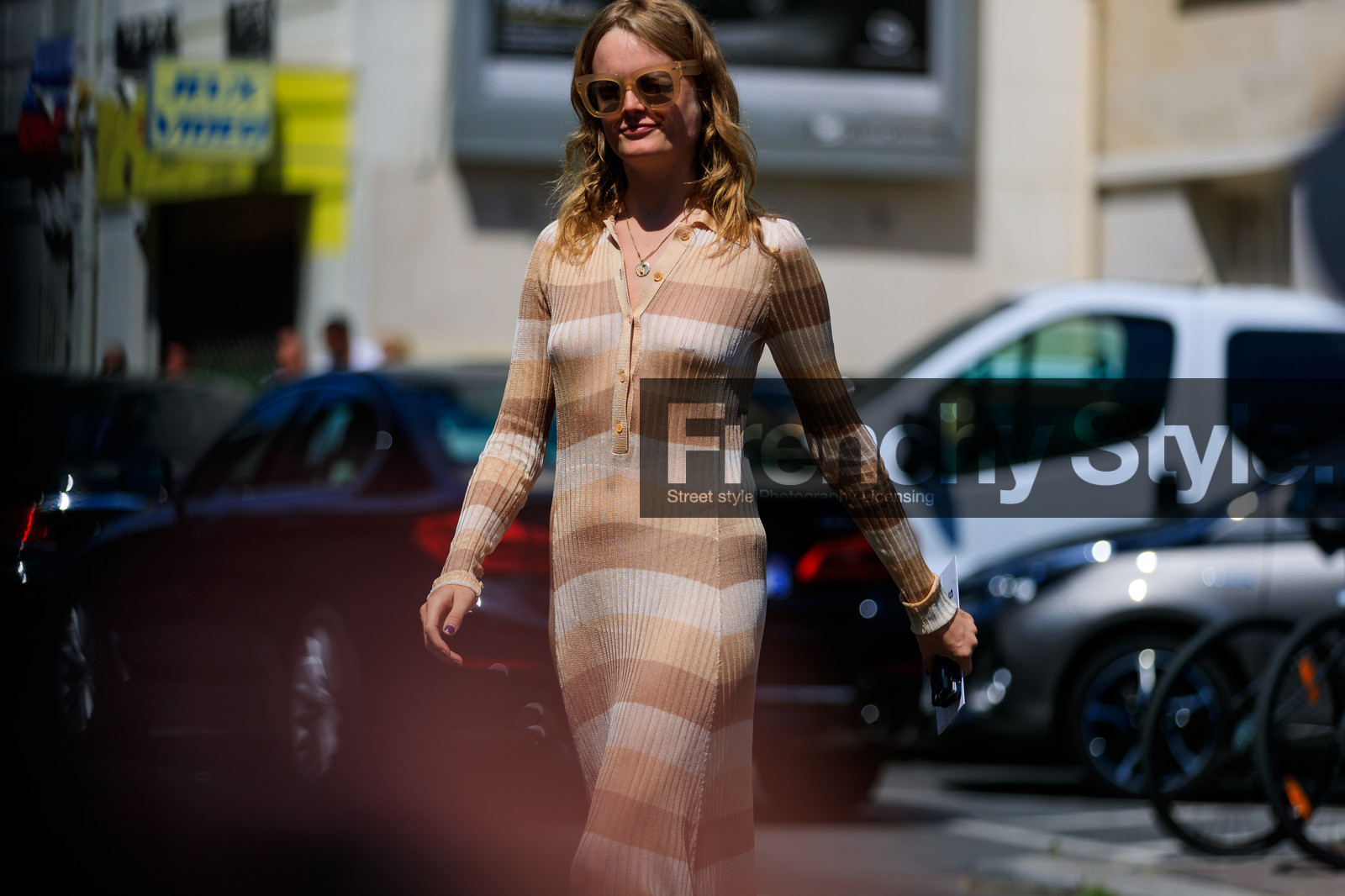 acne studios, beige dress, graphic dress, printed dress, sunglasses, fashion week, frenchystyle, FW, jonathan paciullo, street style, PFW, PARIS, atmosphere details, horizontal, detail, model, AUTUMN WINTER 2018-2019, FALL WINTER 2018-2019, FW 18-19, hanne gaby odiele