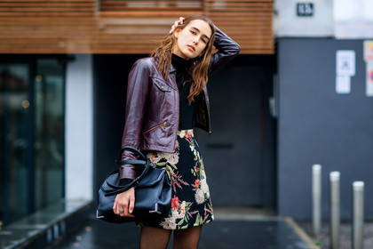 atmosphere details, AUTUMN WINTER 2017-2018, AW 17-18, black bag, black knit, black skirt, cropped top, detail, FALL WINTER 2017-2018, fashion week, fishnet, floral, flowers, frenchystyle, FW, FW 17-18, horizontal, jonathan paciullo, leather bag, leather jacket, MFW, MILAN, model, printed skirt, purple jacket, street style, tights