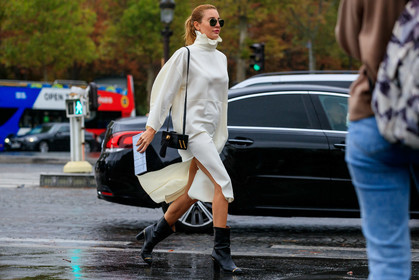 ece sukan, black leather boots, high heels boots, low boots, white dress, long dress, long sleeves dress, high collar dress, ruffle dress, black bag, box bag, aviator sunglasses, metalic frame sunglasses, split dress, silk dress, PARIS, PFW, SPRING SUMMER 2020, SS 20, fashion week, frenchystyle, FW, jonathan paciullo, street style, horizontal, atmosphere details, full length