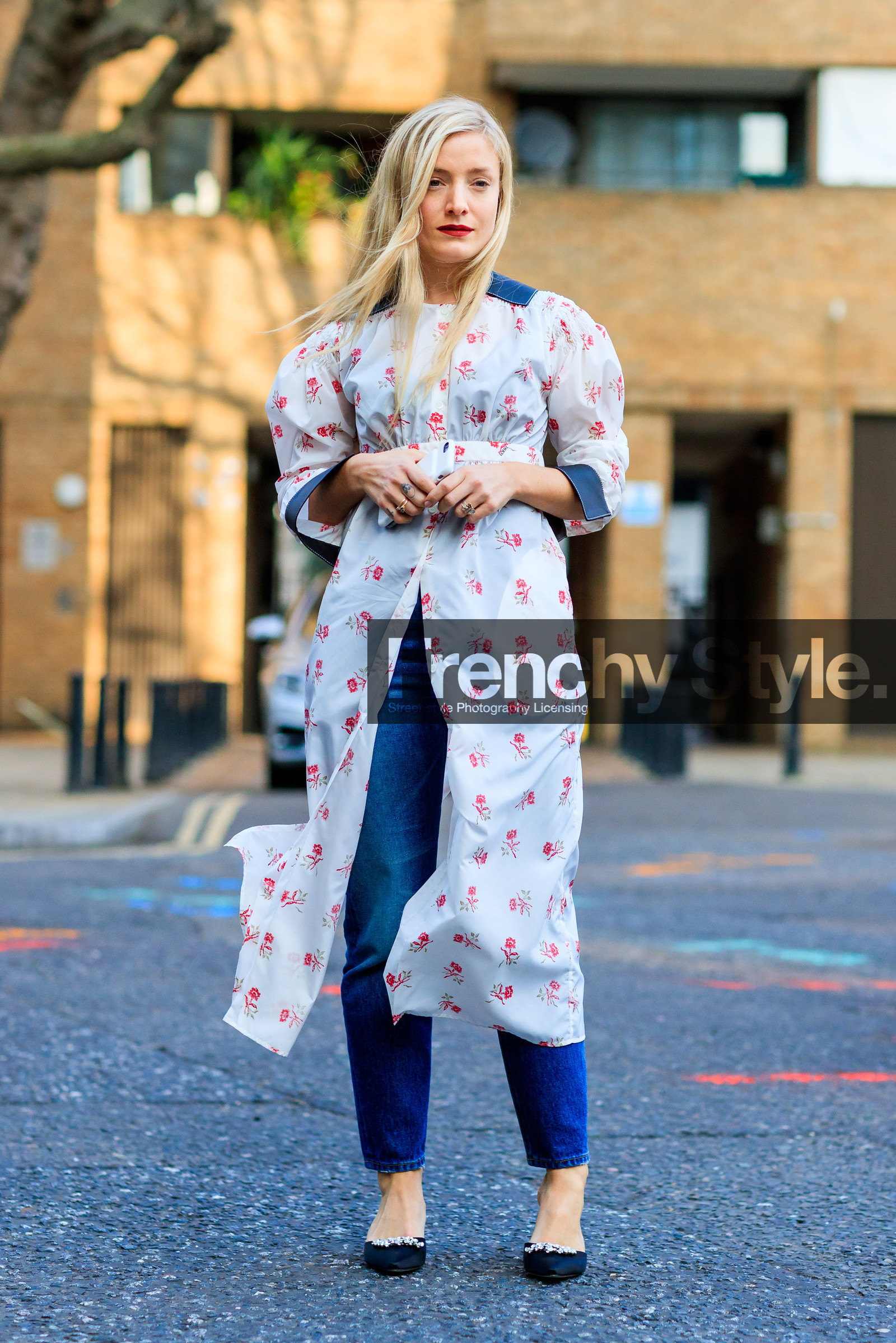 AUTUMN WINTER 2017-2018, AW 17-18, black shoes, blue denim, denim pants, embroidered shoes, FALL WINTER 2017-2018, fashion week, frenchystyle, full length, FW, FW 17-18, high heels, jeans, jonathan paciullo, kate foley, leather shoes, LFW, LONDON, printed dress, shirt dress, street style, trousers, vertical, white dress, white shirt