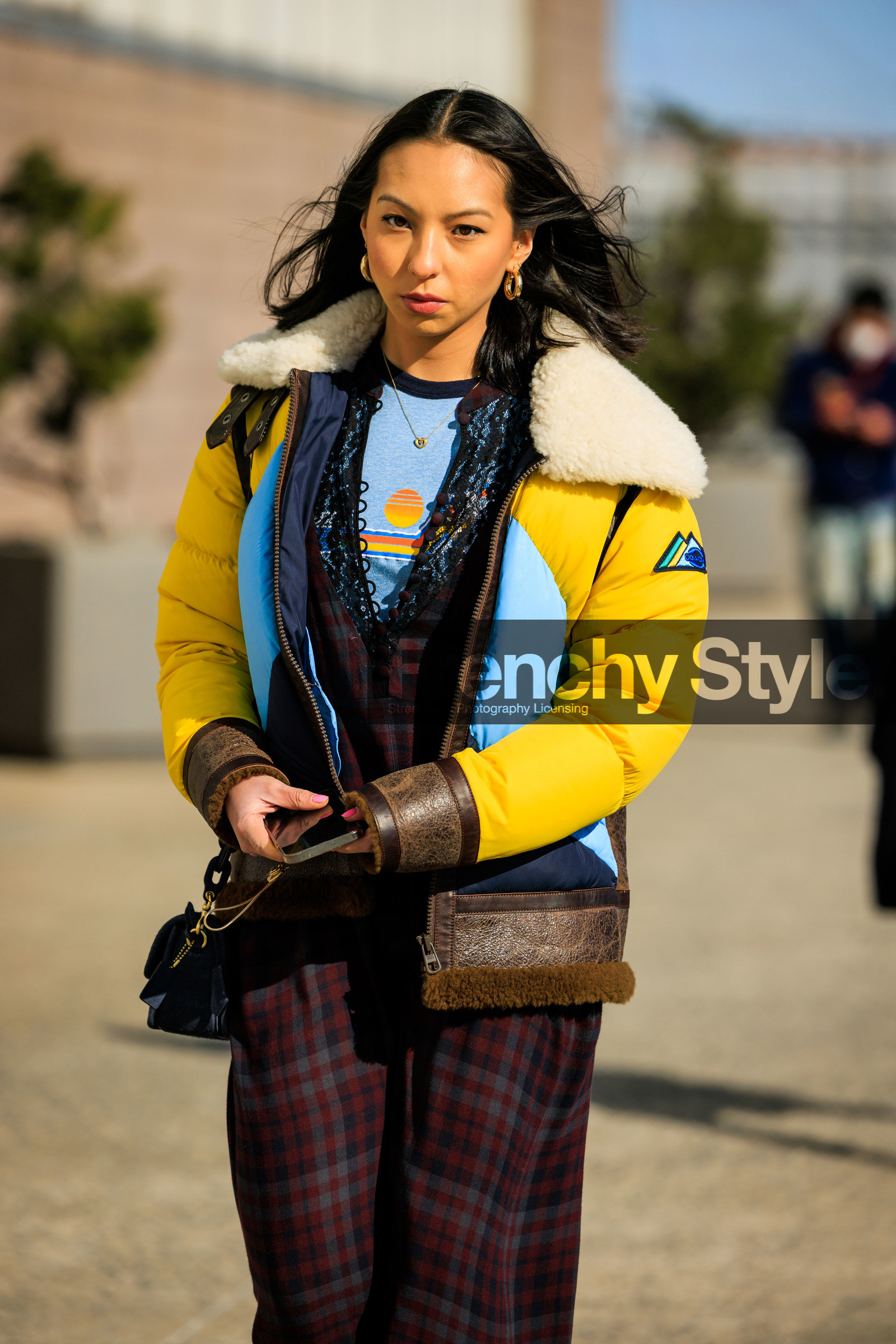 knitted multicolor jumper, puffed jacket, blue tshirt, printed tshirt, plaid pants, brown pants, golden loops, fashion week, frenchystyle, FW, jonathan paciullo, street style, NYFW, NEW YORK, AUTUMN WINTER 2022-2023, FALL WINTER 2022_2023, FW 22-23, vertical, atmosphere details