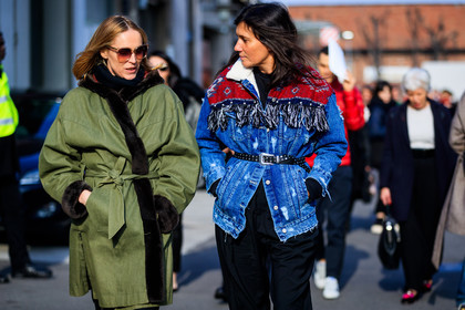 black belt, black pants, blue denim, denim jacket, embroidered jacket, fur collar, graphic jacket, green coat, leather belt, navajo print, printed jacket, sunglasses, trousers, fashion week, frenchystyle, FW, jonathan paciullo, street style, MFW, MILAN, AUTUMN WINTER 2018-2019, FALL WINTER 2018-2019, FW 18-19, horizontal, atmosphere details, Emmanuelle Alt