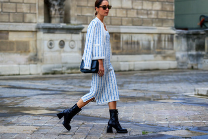geraldine boublil, white jacket, knitwear, knit jacket, tweed jacket, tweed skirt, striped jacket, light blue jacket, black leather boots, laced boots, high heels boots, low boots, nodaleto boots, mid long dress, knit dress, white dress, light blue dress, striped dress, black leather bag, monogrammed bag, burberry bag, scale sunglasses, PARIS, PFW, SPRING SUMMER 2020, SS 20, fashion week, frenchystyle, FW, jonathan paciullo, street style, horizontal, atmosphere details, detail