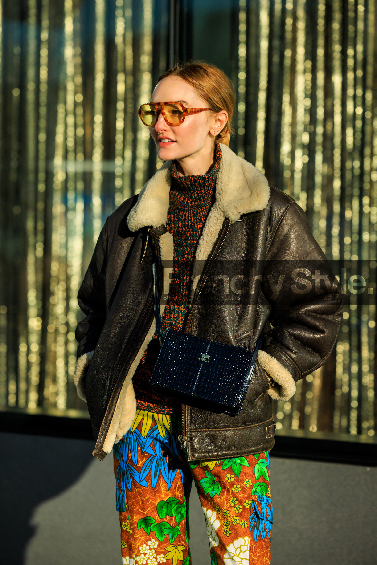 details, 70s sunglasses, flower print pants, eckhaus latta pants, multicolor pants, leather jacket, furry collar jacket, brown jacket, knitted jumper, brown jumper, leather crossbody bag, croco crossbody bag, croco handbag, brown sunglasses, tortoise sunglasses, hannah baxter, street style, jonathan paciullo, FW, frenchystyle, fashion week, NYFW, NEW YORK, AUTUMN WINTER 2022-2023, FALL WINTER 2022_2023, FW 22-23, vertical, atmosphere details
