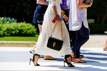 black bag, black shoes, bracelet, christian dior, graphic dress, high heels, lace dress, leather bag, leather shoes, printed dress, white dress, fashion week, frenchystyle, FW, jonathan paciullo, street style, PFW, PARIS, horizontal, atmosphere details, detail, AUTUMN WINTER 2018-2019, FALL WINTER 2018-2019, FW 18-19, Charlotte Groeneveld