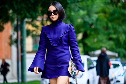 atmosphere details, detail, fashion week, frenchystyle, FW, horizontal, jonathan paciullo, MFW, MILAN, multicolor bag, purple dress, ruffle, snake print, SPRING SUMMER 2017, SS 17, street style, sunglasses, tie & die, yoyo cao