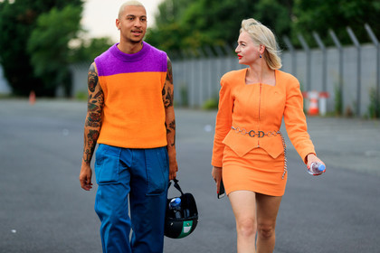 blue pants, christian dior, graphic sweater, metallic belt, orange, orange jacket, orange skirt, orange sweater, purple, red lips, tattoos, trousers, fashion week, frenchystyle, FW, jonathan paciullo, street style, PFW, PARIS, atmosphere details, horizontal, detail, AUTUMN WINTER 2018-2019, FALL WINTER 2018-2019, FW 18-19