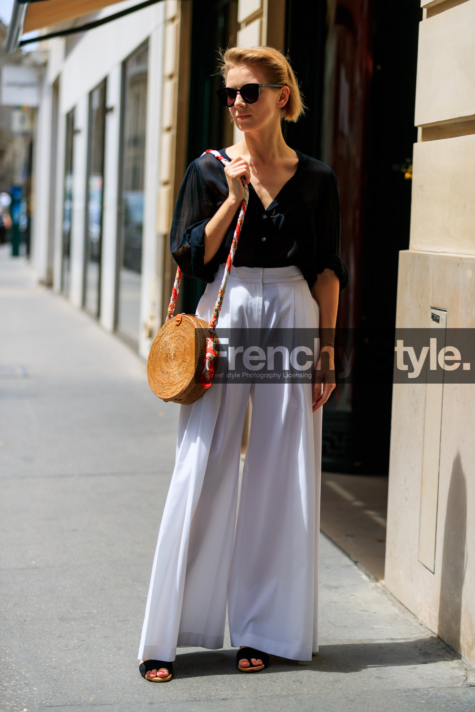beige bag, black shirt, black shoes, leather bag, sunglasses, trousers, white pants, wide pants, fashion week, frenchystyle, FW, jonathan paciullo, street style, PFW, PARIS, vertical, full length, AUTUMN WINTER 2018-2019, FALL WINTER 2018-2019, FW 18-19, vika gazinskaya