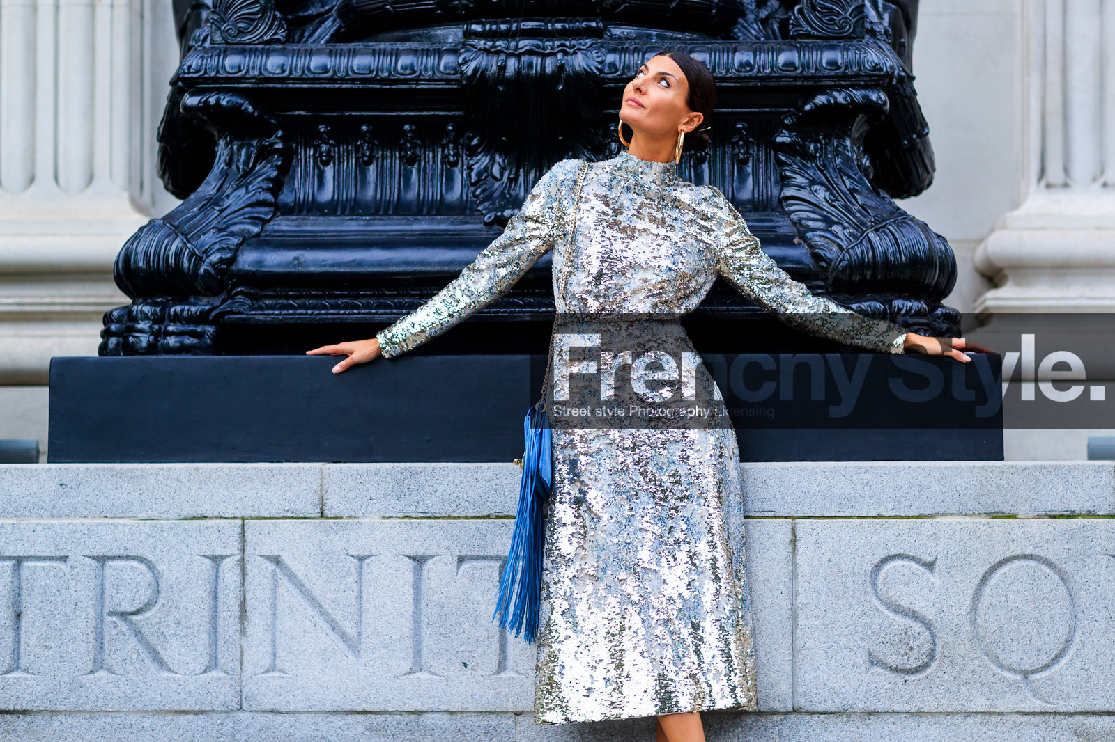 atmosphere details, blue bag, detail, earrings, fashion week, frenchystyle, FW, giovanna battaglia, glitter, horizontal, jonathan paciullo, leather bag, LFW, LONDON, sequined dress, shiny dress, silver dress, SPRING SUMMER 2018, SS 18, street style