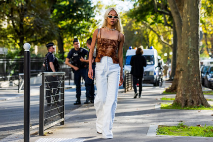 bag, brown top, chain necklace, choker, flare pants, leather pants, paco rabanne bag, pants, printed top, silver bag, silver choker, sunglasses, top, Vanessa Hong, white pants, white sunglasses, street style, jonathan paciullo, FW, frenchystyle, fashion week, PFW, PARIS, SPRING SUMMER 2022, SS 22, horizontal, atmosphere details, full length