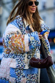 multiprint coat, flower coat, printed coat, multicolor coat, puffed coat, winter jacker, pencil bag, by far bag, baggy jeans, black sunglasses, fashion week, frenchystyle, FW, jonathan paciullo, street style, PFW, PARIS, menswear, AUTUMN WINTER 2022-2023, FALL WINTER 2022-2023, FW 22-23, atmosphere details, detail, vertical
