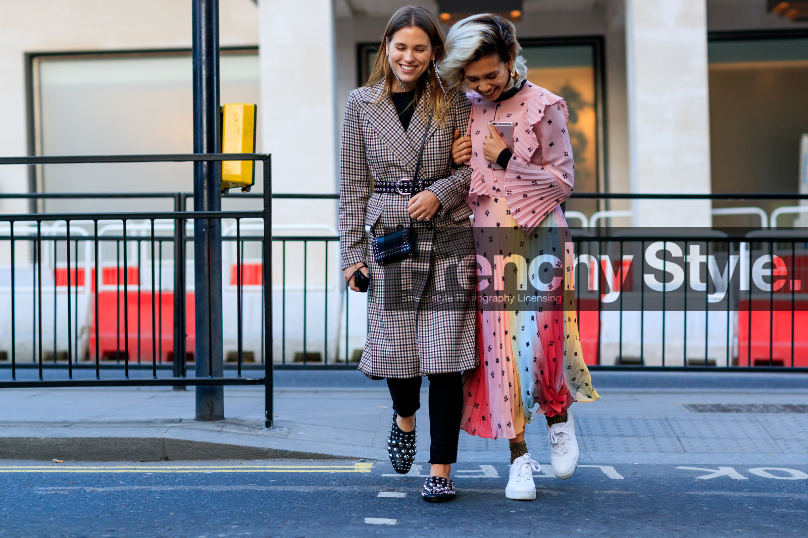 atmosphere details, AUTUMN WINTER 2017-2018, AW 17-18, beige coat, belted coat, black bag, black belt, black denim, black shoes, checked coat, denim pants, dyed hair, earrings, FALL WINTER 2017-2018, fashion week, frenchystyle, full length, FW, FW 17-18, gucci, horizontal, houndstooth pattern, houndstooth pett, jonathan paciullo, leather bag, leather belt, leather shoes, leather sneakers, LFW, LONDON, multicolor dress, pink dress, plaid, pleated dress, pleats, prada, printed dress, rainbow, street style, studs, trousers, white sneakers