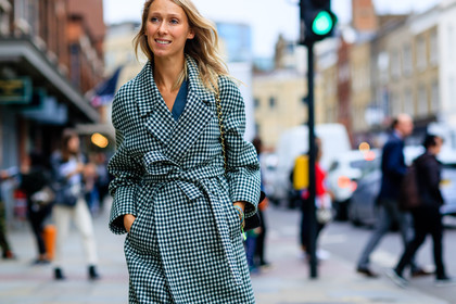 atmosphere details, black and white, checked coat, detail, fashion week, frenchystyle, FW, gingham, graphic coat, horizontal, jonathan paciullo, LFW, LONDON, plaid, printed coat, SPRING SUMMER 2017, SS 17, street style, woman