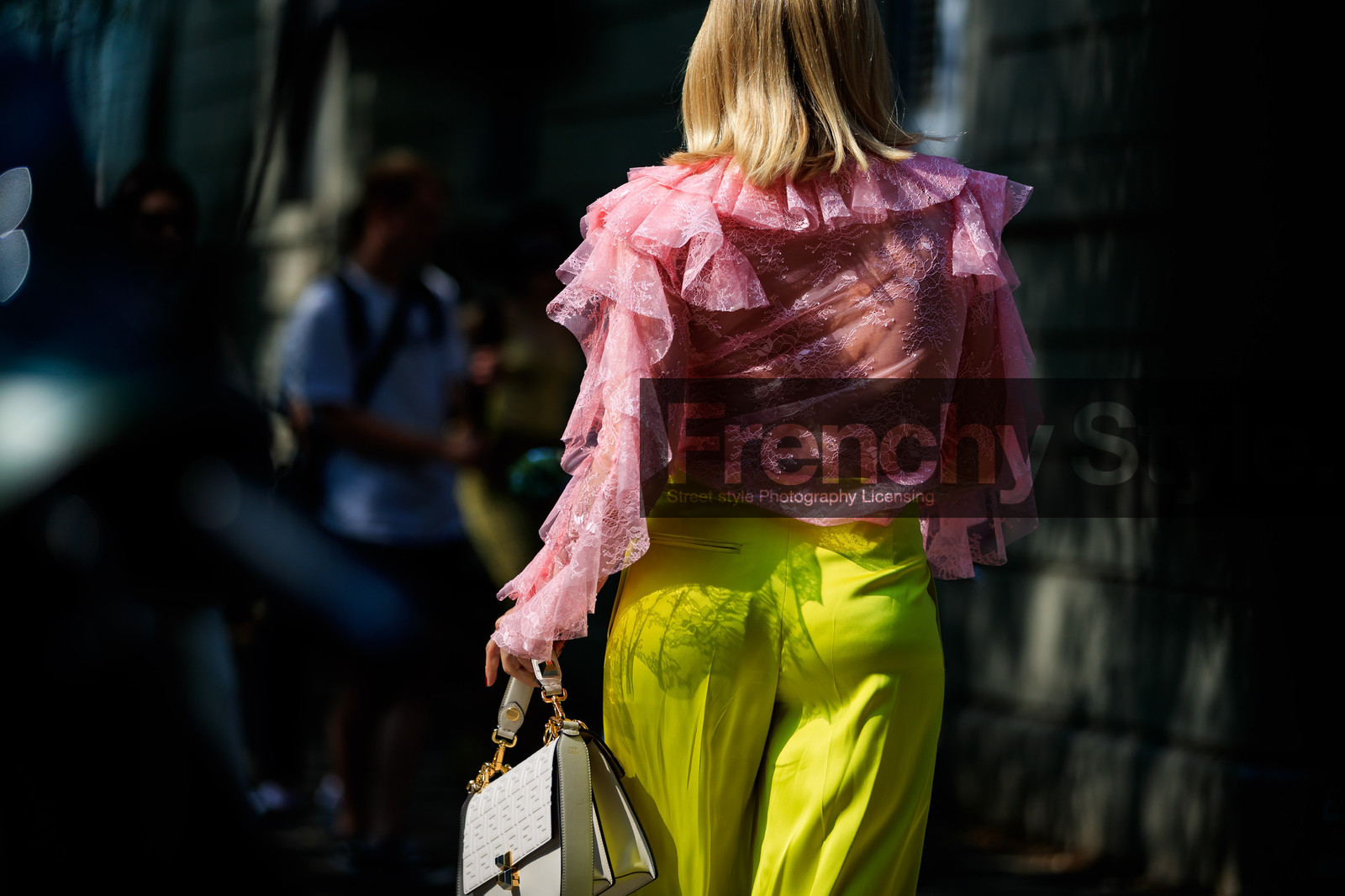lace, leather bag, pink top, ruffles, trousers, white bag, yellow pants, street style, jonathan paciullo, FW, frenchystyle, fashion week, MFW, MILAN, SPRING SUMMER 2019, SS 19, atmosphere details, horizontal, detail