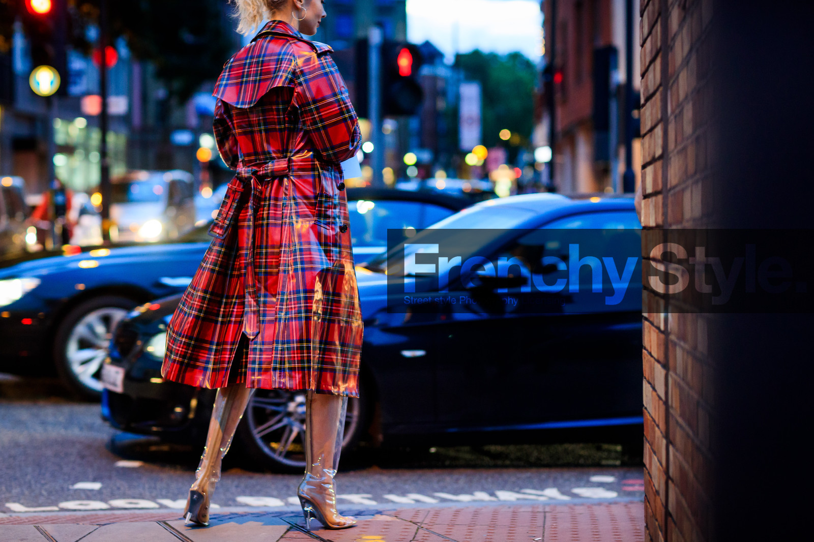atmosphere details, checked jacket, detail, fashion week, frenchystyle, FW, graphic jacket, high boots, high heels, horizontal, jonathan paciullo, leather shoes, LFW, LONDON, olga karput, plaid, printed jacket, raincoat, red coat, SPRING SUMMER 2018, SS 18, street style, tartan, transparent heel, transparent shoes