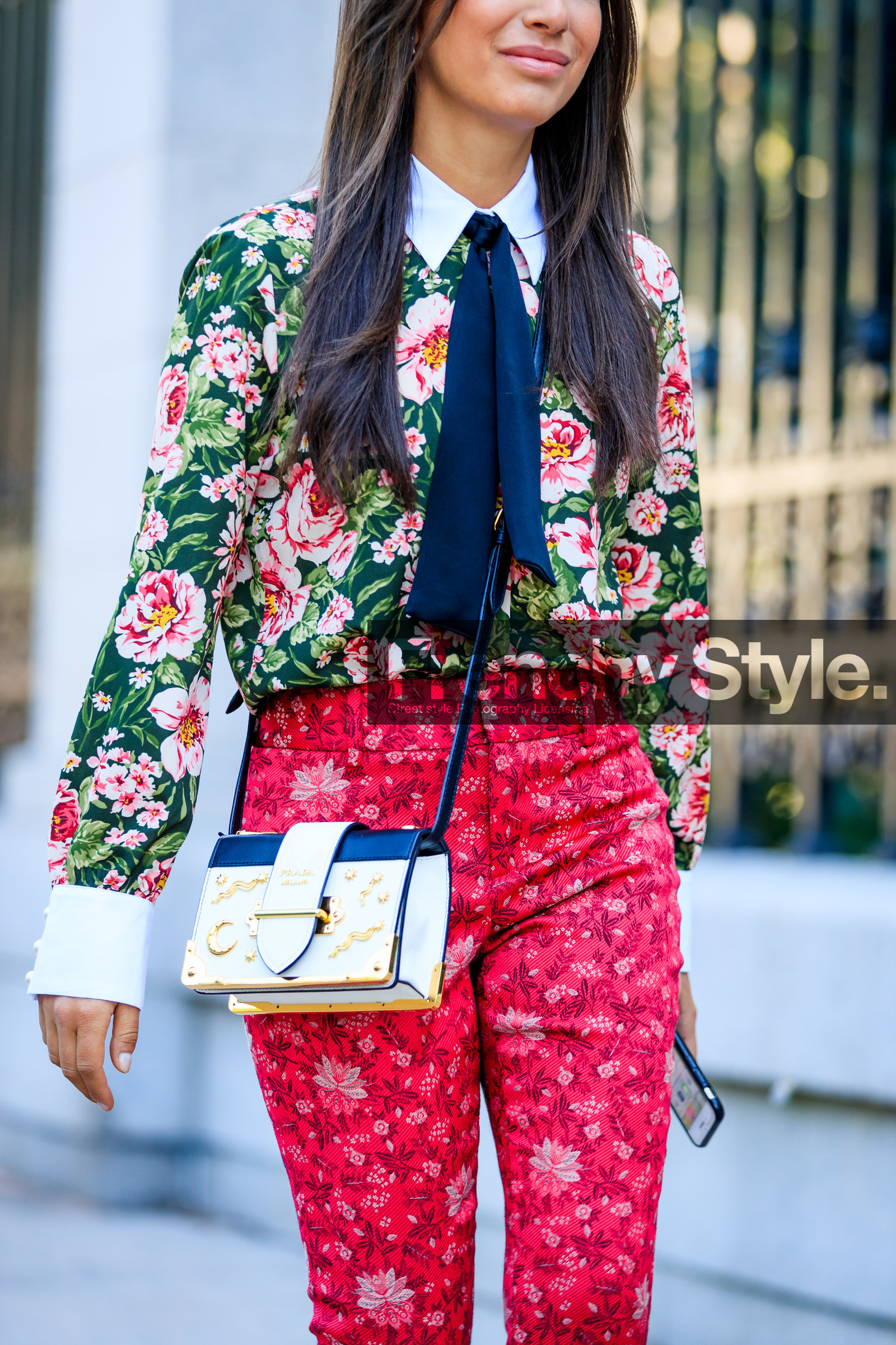 atmosphere details, black and white bag, detail, embroidered bag, fashion week, floral, flowers, frenchystyle, FW, green shirt, jonathan paciullo, leather bag, NEW YORK, NYFW, prada, printed pants, printed shirt, red pants, SPRING SUMMER 2018, SS 18, street style, trousers, vertical, white bag