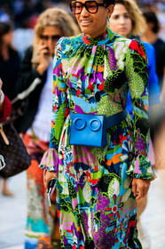 blue bag, fanny pack, floral, flowers, graphic dress, green dress, leather bag, multicolor dress, printed dress, short hair, sunglasses, tamu mcpherson, fashion week, frenchystyle, FW, jonathan paciullo, street style, MFW, MILAN, SPRING SUMMER 2019, SS 19, vertical, atmosphere details, detail