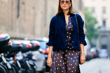 blue jacket, brown dress, chanel handbag, corduroy, graphic dress, julia haghjoo, leather bag, polka dot, printed dress, purple bag, sunglasses, fashion week, frenchystyle, FW, jonathan paciullo, street style, MFW, MILAN, SPRING SUMMER 2019, SS 19, atmosphere details, horizontal, detail