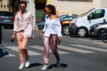 asymetric, leather shoes, necklace, pink pants, pink shirt, striped shirt, sunglasses, trousers, white shirt, white sneakers, fashion week, frenchystyle, FW, jonathan paciullo, street style, PFW, PARIS, atmosphere details, horizontal, full length, AUTUMN WINTER 2018-2019, FALL WINTER 2018-2019, FW 18-19