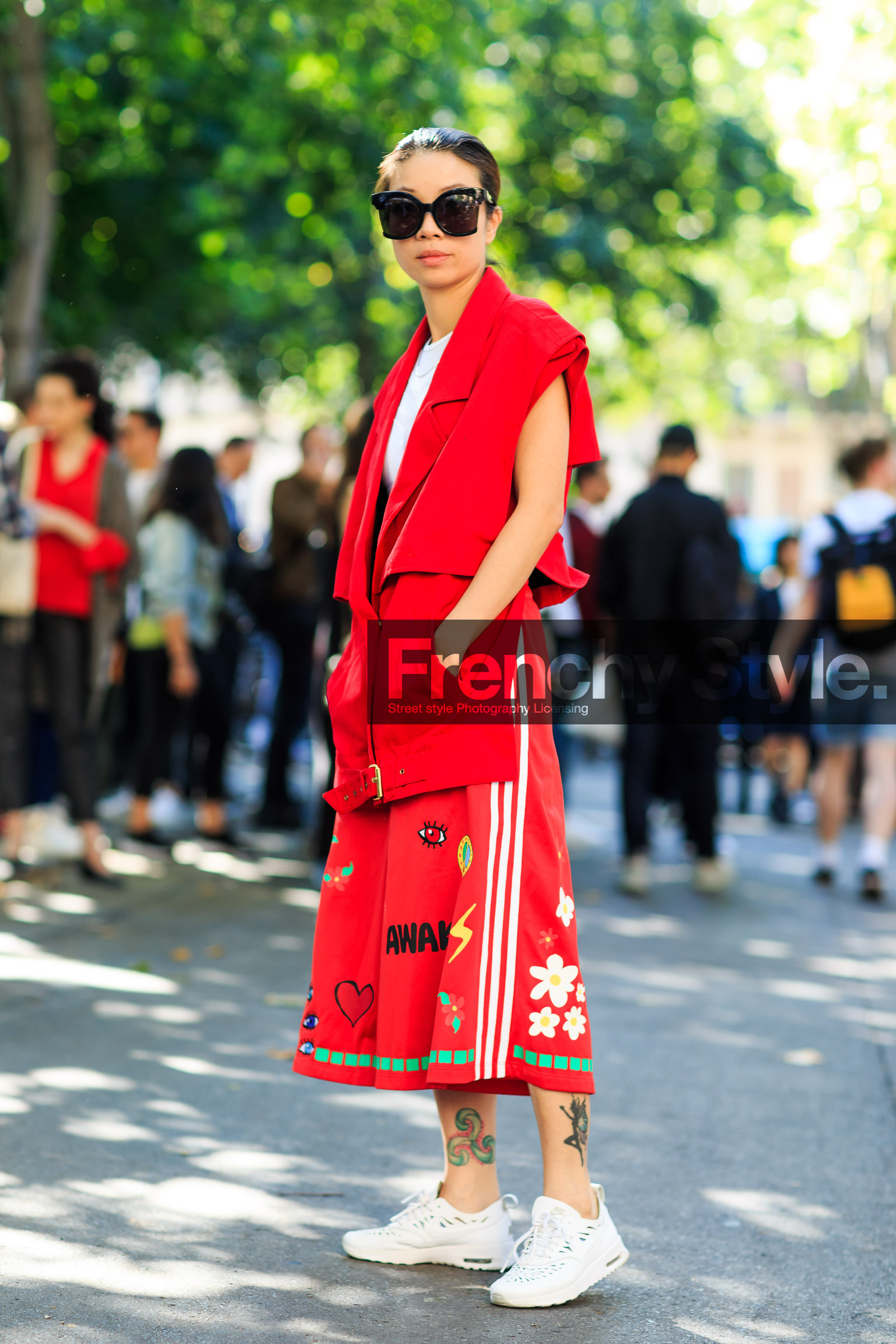 drawings, embroidered pants, fashion week, floral, flower, frenchystyle, full length, FW, jonathan paciullo, MENSWEAR, message, oversize, PARIS, PFW, printed pants, red jacket, red pants, sleeveless, SPRING SUMMER 2017, SS 17, street style, sunglasses, tattoos, vertical, white sneakers