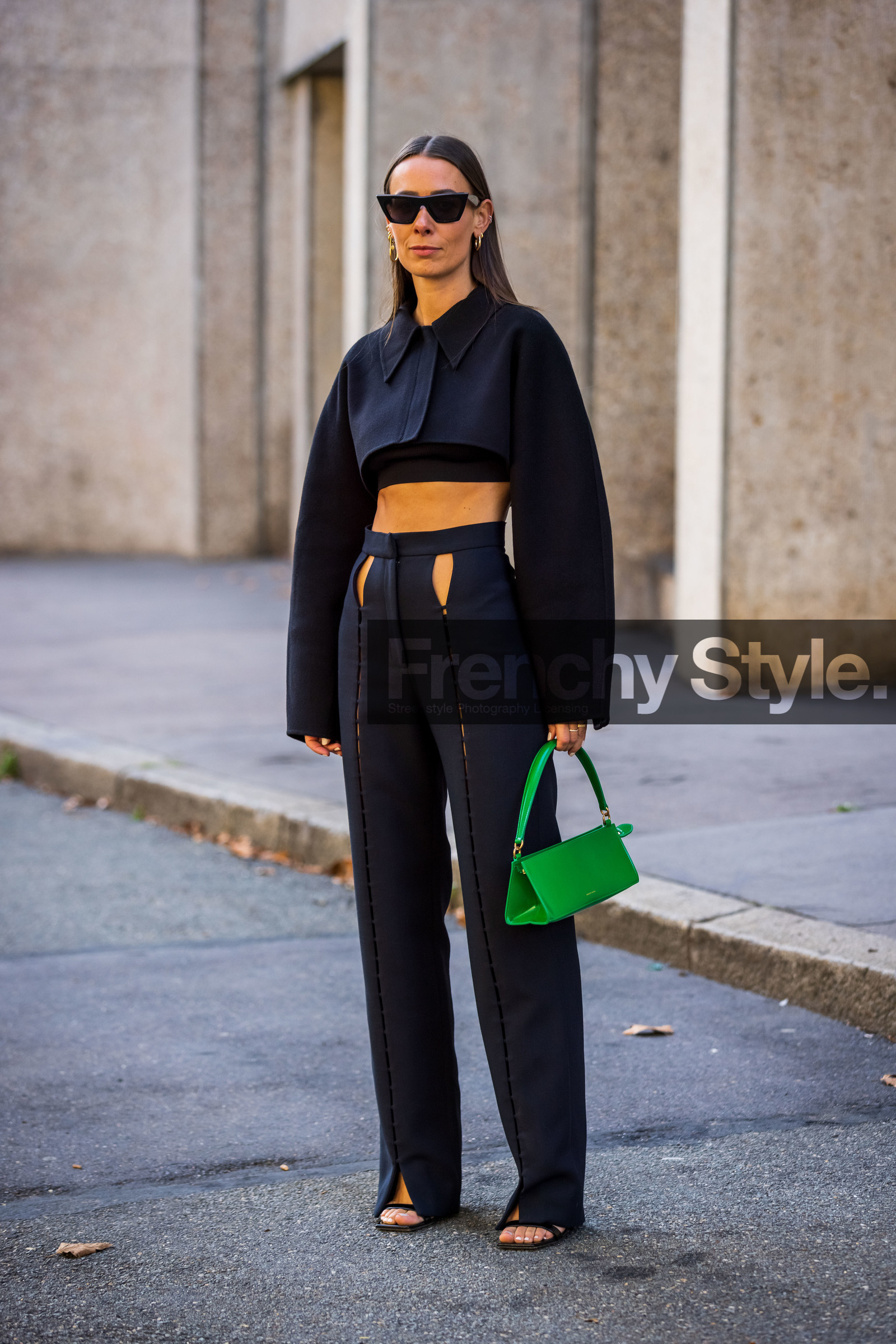 Alice Barbier, bag, black crop top, black jacket, black pants, black sandals, black sunglasses, crop jacket, crop top, cut out, green bag, high waist pants, leather bag, pants, sunglasses, street style, jonathan paciullo, FW, frenchystyle, fashion week, PFW, PARIS, SPRING SUMMER 2022, SS 22, vertical, full length