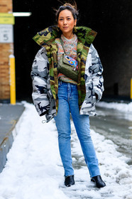 AUTUMN WINTER 2017-2018, AW 17-18, black boots, blue denim, camo jacket, camouflage, chanel handbag, denim pants, down jacket, embroidered bag, FALL WINTER 2017-2018, fashion week, frenchystyle, full length, FW, FW 17-18, green bag, grey jacket, jeans, jonathan paciullo, leather boots, military jacket, multicolor sweater, NEW YORK, NYFW, oversize, printed jacket, street style, trousers, vertical, vêtements