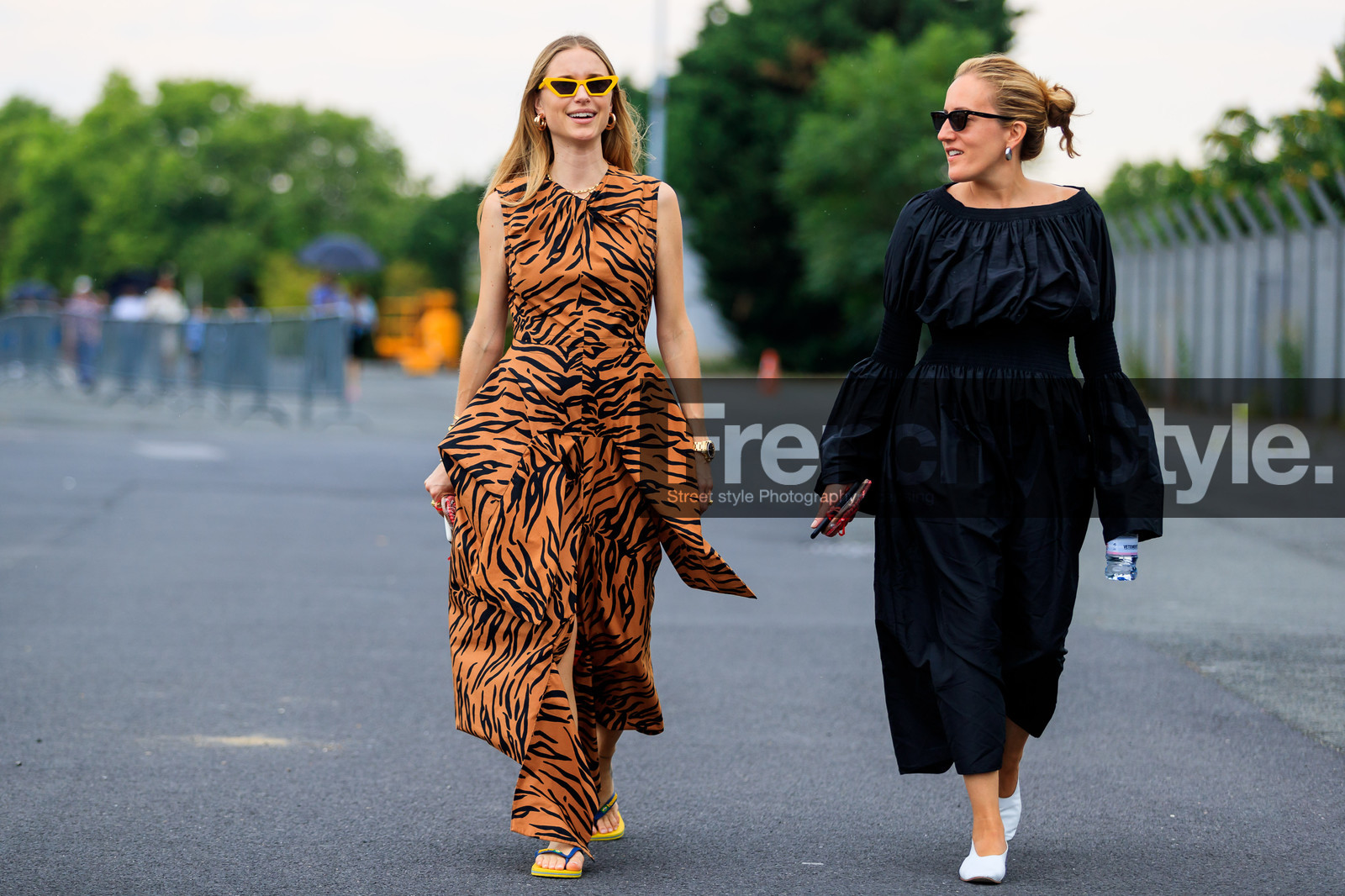animal print, black dress, earrings, flip flops, graphic dress, graphic pants, leather shoes, orange dress, printed dress, printed pants, sunglasses, trousers, vêtements, white shoes, zebra, fashion week, frenchystyle, FW, jonathan paciullo, street style, PFW, PARIS, atmosphere details, horizontal, full length, AUTUMN WINTER 2018-2019, FALL WINTER 2018-2019, FW 18-19, pernille teisbaek