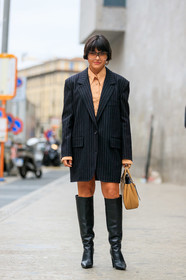 maria bernad, striped jacket, oversize jacket, black jacket, jacket dress, orange shirt, beige leather bag, hand bag, aviator sunglasses, smoked sunglasses, high boots, black leather boots, fashion week, frenchystyle, FW, jonathan paciullo, street style, MFW, MILAN, SPRING SUMMER 2020, SS 20
