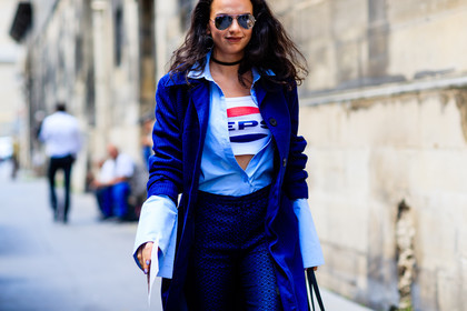 atmosphere details, AUTUMN WINTER 2016-2017, aviator sunglasses, AW 16-17, blue coat, blue pants, blue shirt, choker, crop top, detail, FALL WINTER 2016-2017, fashion week, frenchystyle, FW, FW 16-17, HAUTE COUTURE, horizontal, jonathan paciullo, men shirt, MENSWEAR, necklace, PARIS, PFW, printed t shirt, street style, sunglasses, trousers, white t shirt