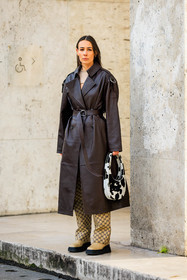 leather trench, brown trench, gucci pants, logo pants, beige bottines, cow print bag, animal print bag, coperni bag, beige top, cut out top, fashion week, frenchystyle, FW, jonathan paciullo, street style, PFW, PARIS, menswear, FALL WINTER 2022-2023, AUTUMN WINTER 2022-2023, FW 22-23, full length, vertical