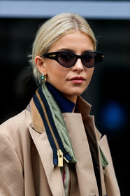 caro daur, beige trench coat, beige jacket, layered jacket, black sunglasses, butterfly sunglasses, bottega veneta sunglasses, green earrings, stone earrings, strassed earrings, close up detail, fashion week, frenchystyle, FW, jonathan paciullo, street style, PFW, PARIS, vertical, atmosphere details, detail