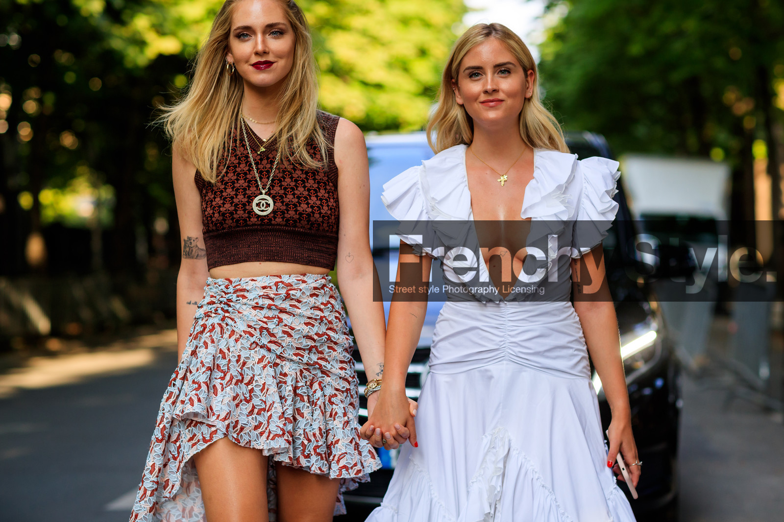 brown knit, chanel, crop top, graphic skirt, necklace, printed skirt, ruffled skirt, ruffles, sleeveless, white dress, fashion week, frenchystyle, FW, jonathan paciullo, street style, PFW, PARIS, horizontal, atmosphere details, detail, AUTUMN WINTER 2018-2019, FALL WINTER 2018-2019, FW 18-19, chiara ferragni, valentina ferragni