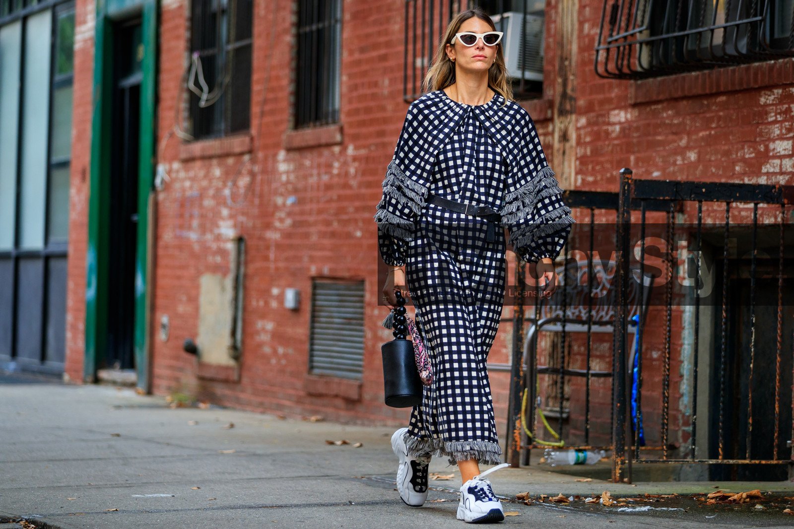 black bag, black belt, checked, gingham, graphic dress, jen wonders, leather bag, leather belt, leather shoes, plaid, printed dress, sunglasses, white sneakers, fashion week, frenchystyle, FW, jonathan paciullo, street style, NYFW, NEW YORK, SPRING SUMMER 2019, SS 19, atmosphere details, horizontal, full length