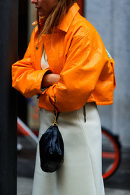 close up detail, orange jacket, orange bombers, cropped jacket, polish jacket, street style, jonathan paciullo, FW, frenchystyle, fashion week, MFW, MILAN, SPRING SUMMER 2021, SS 21, vertical, detail