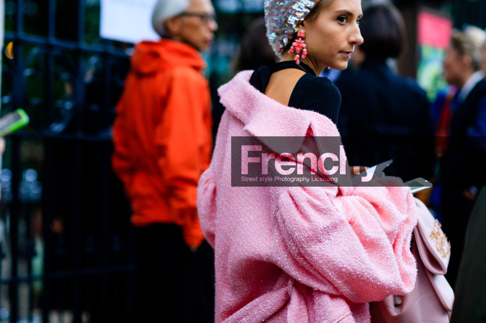 atmosphere details, black dress, black shoes, detail, earrings, fashion week, frenchystyle, FW, glitter, horizontal, jenny walton, jonathan paciullo, LFW, LONDON, pink bag, pink coat, sequined bag, SPRING SUMMER 2017, SS 17, street style, woman