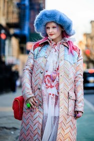 fluffy hat, funky look, green ring, funky makeup, pink hair, blue hat, furry hat, printed coat, multicolor coat, transparent longdress, pink shoes, pink coat, fluffy handbag, lace dress, english broderies dress, red handbag, pink necklace, heart necklace, pendant necklace, fashion week, frenchystyle, FW, jonathan paciullo, street style, NYFW, NEW YORK, AUTUMN WINTER 2022-2023, FALL WINTER 2022_2023, FW 22-23, vertical, atmosphere details