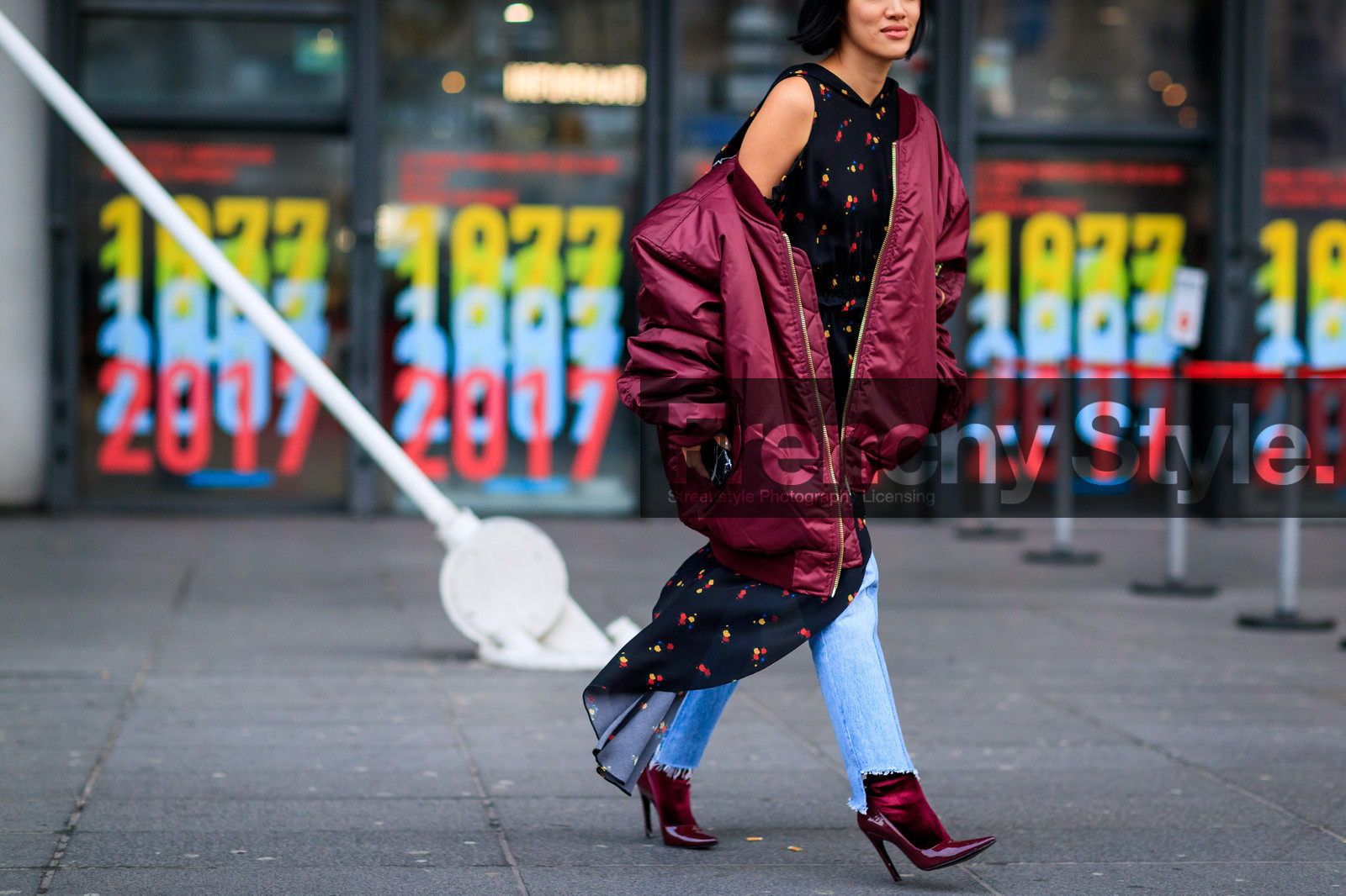 black top, blue denim, bomber jacket, bordeaux, burgundy, denim pants, high heels, jeans, leather shoes, off the shoulder, printed top, red jacket, red shoes, silk top, trousers, velvet, vêtements, fashion week, frenchystyle, FW, jonathan paciullo, street style, PFW, PARIS, SPRING SUMMER 2017, SS 17, HAUTE COUTURE, atmosphere details, detail, horizontal, Tiffany Hsu