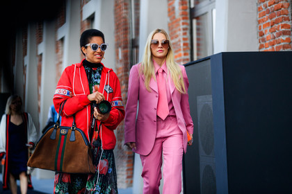 blazer, brown bag, floral, flowers, graphic bag, graphic dress, graphic jacket, gucci, leather bag, pink jacket, pink pants, pink shirt, pink suit, pink tie, printed bag, printed dress, printed jacket, red jacket, sunglasses, tone on tone, total look pink, trousers, fashion week, frenchystyle, FW, jonathan paciullo, street style, MFW, MILAN, AUTUMN WINTER 2018-2019, FALL WINTER 2018-2019, FW 18-19, horizontal, atmosphere details, tina leung, tamu mcpherson