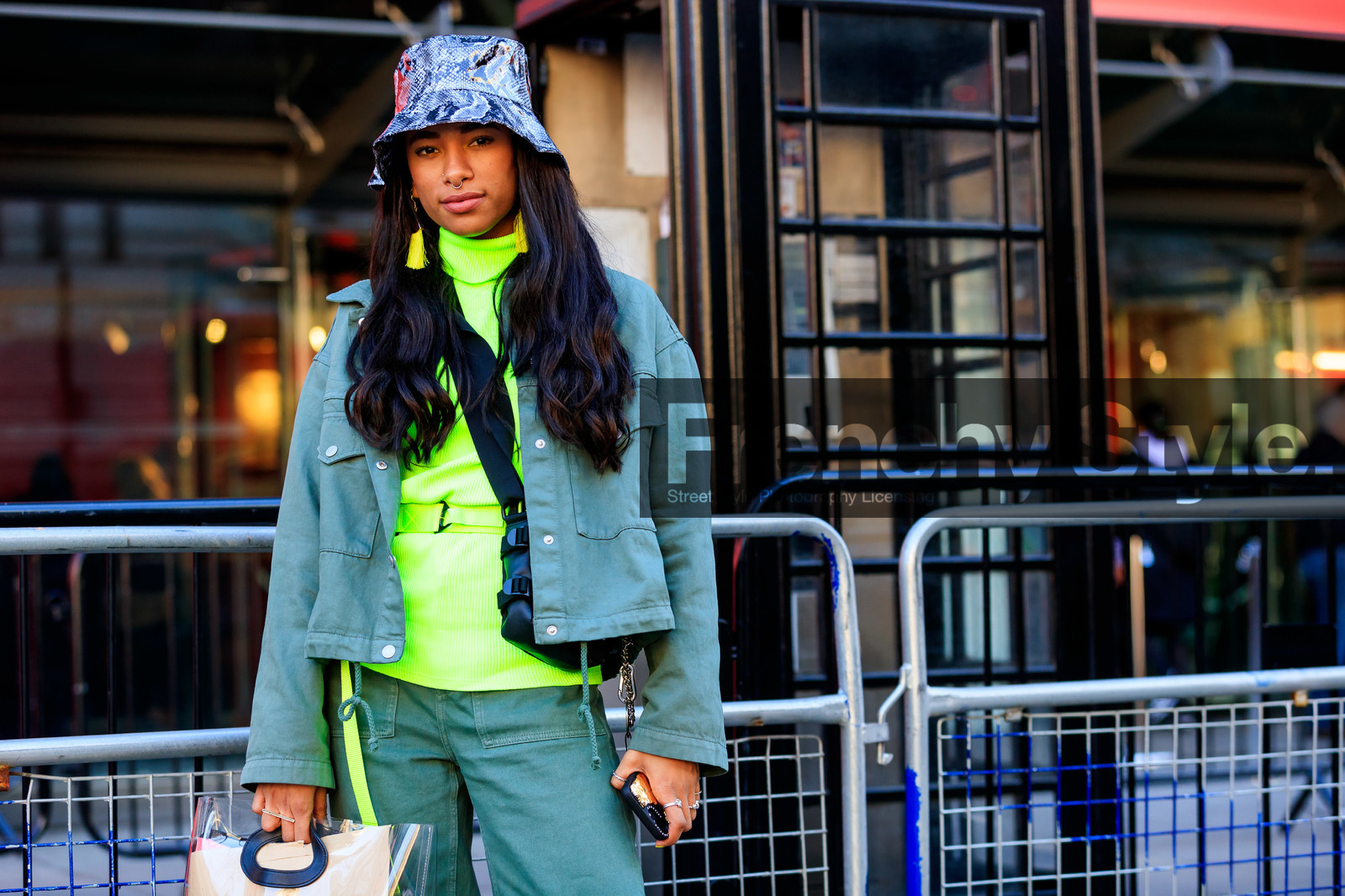 bucket hat, earrings, green jacket, green pants, green sweater, trousers, fashion week, frenchystyle, FW, jonathan paciullo, street style, LFW, LONDON, AUTUMN WINTER 2019-2020, AW 19-20, FW 19-20, FALL WINTER 2019-2020, horizontal, atmosphere details, detail