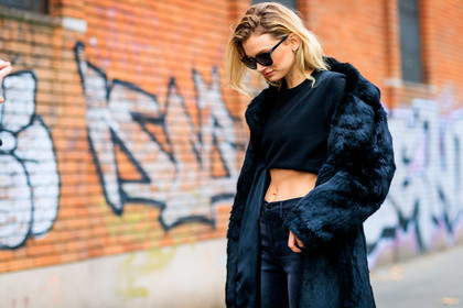 atmosphere details, AUTUMN WINTER 2017-2018, AW 17-18, black denim, black fur coat, black sweater, cropped top, denim pants, detail, FALL WINTER 2017-2018, fashion week, frenchystyle, FW, FW 17-18, horizontal, jeans, jonathan paciullo, lily donaldson, MFW, MILAN, model, street style, sunglasses, tone on tone, total look black, trousers