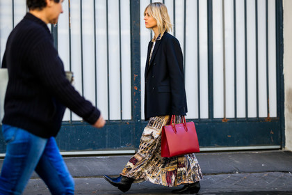 black jacket, black shoes, blazer, brown dress, graphic dress, leather bag, leather shoes, linda tol, printed dress, red bag, fashion week, frenchystyle, FW, jonathan paciullo, street style, PFW, PARIS, AUTUMN WINTER 2019-2020, AW 19-20, FALL WINTER 2019-2020, FW 19-20, horizontal, atmosphere details, detail